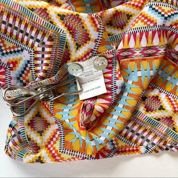 Fig and Flower V Neck Chiffon Geometric Aztec Print M - Picture 13 of 16